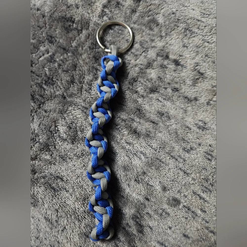Paracord Keychain‎ Blue Grey